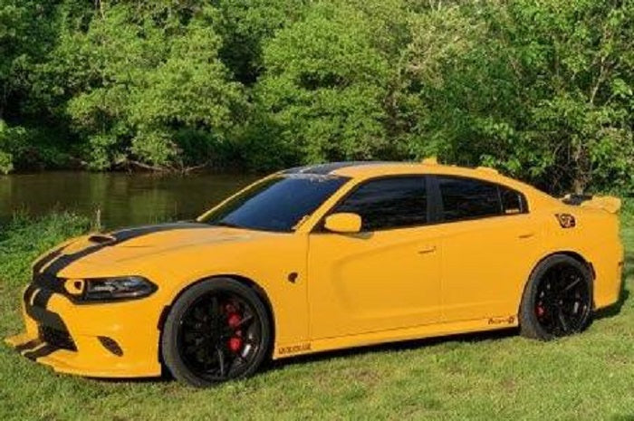 Dodge Charger Hellcat with 20" Ferrada FR2 Black Deep Concave Wheels