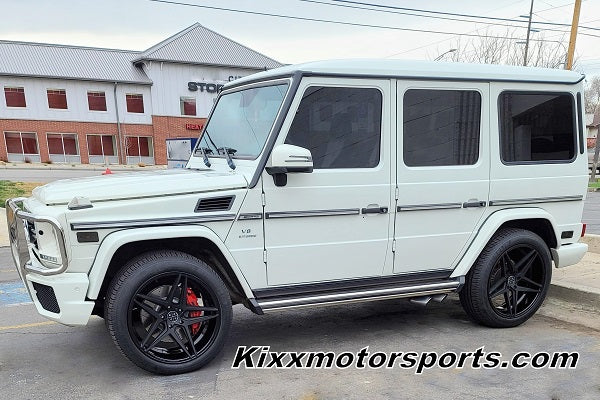 Mercedes Benz G Wagon with 22" Black Concave Wheels