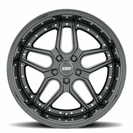 ESR CS15 18-Inch Gloss Black
