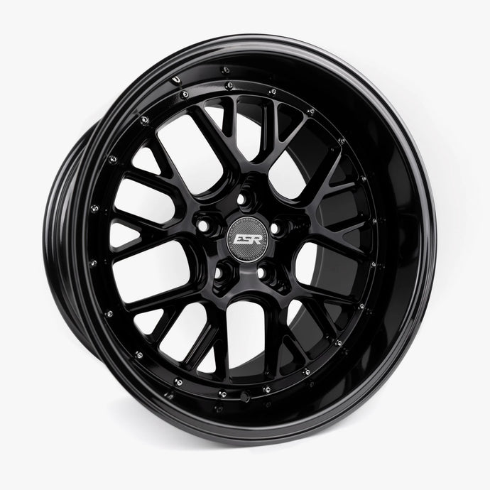 ESR CS11 18-Inch Gloss Black