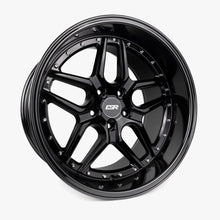 ESR CS15 18-Inch Gloss Black