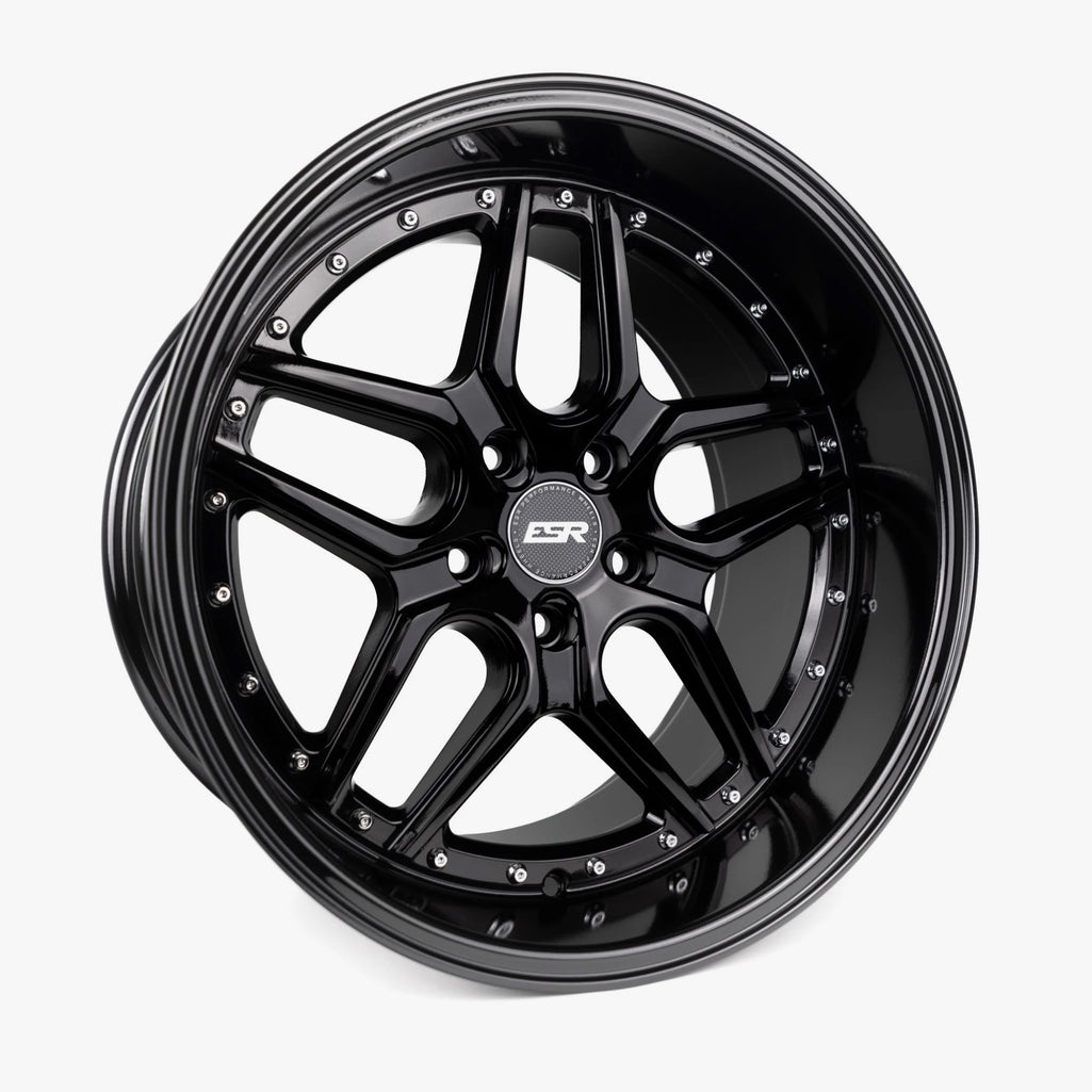 ESR CS15 18-Inch Gloss Black